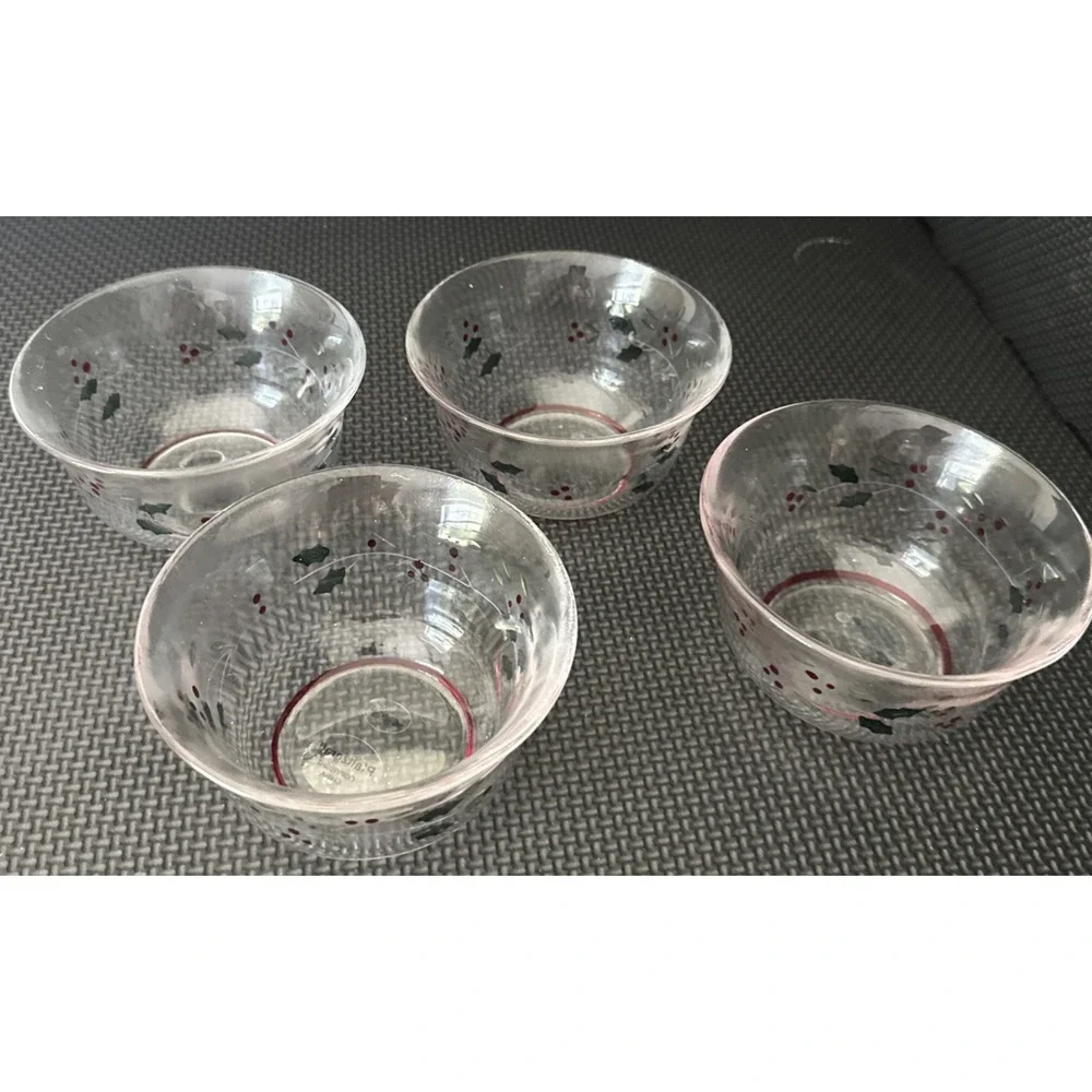 Pfaltzgraff Winterberry Glass Dessert Cups Bowls Set of 4 Christmas